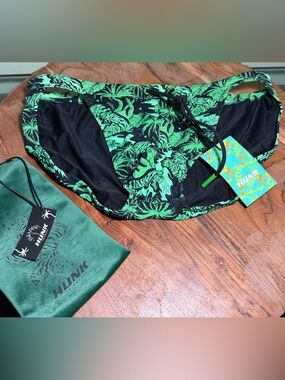 HUNK Green and Black Tropical Print Men's Swim Trunks MEDIUM
